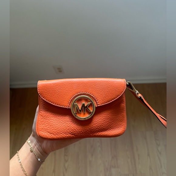 Michael Kors orange wristlet - Picture 3 of 4